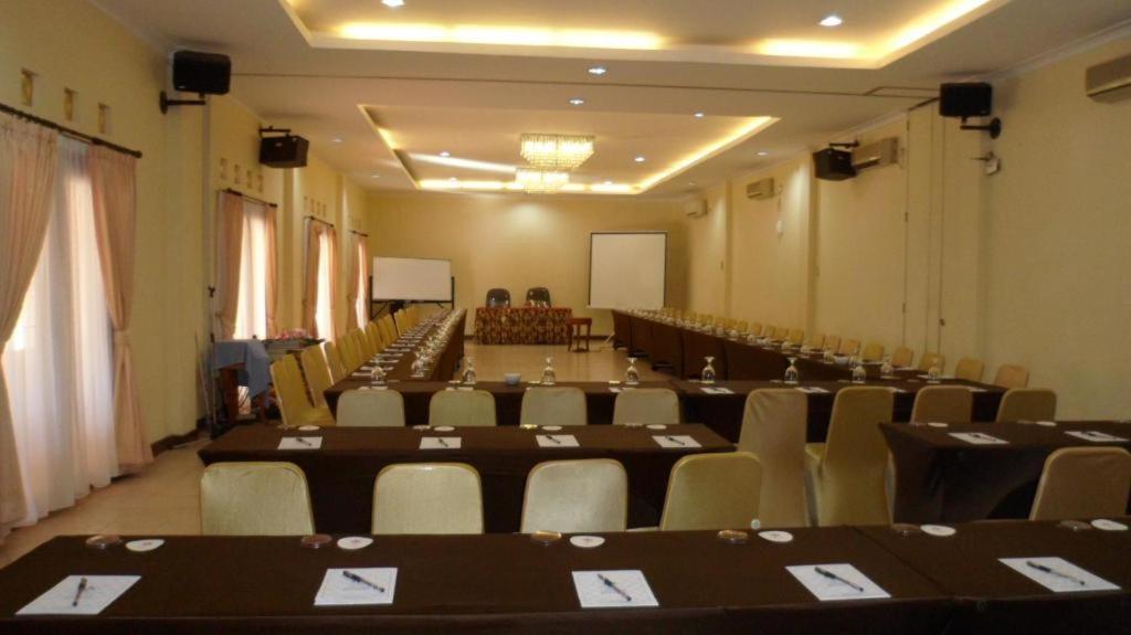 Prima Cipayung Bogor Hotel
